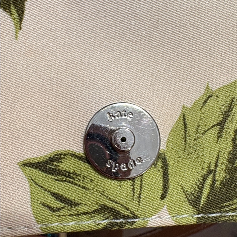 Rare- Kate Spade New York Sam bag featuring a blue cabbage rose - Picture 9 of 12